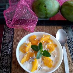A picture of Mango raita.