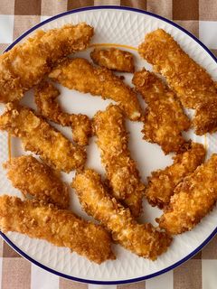 Una foto de Pechuga de pollo al estilo KFC