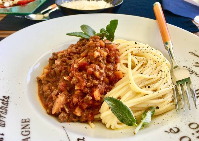 Resep Spaghetti Bolognese-Saus Tomat Home Made oleh Niken Damayanti -  Cookpad