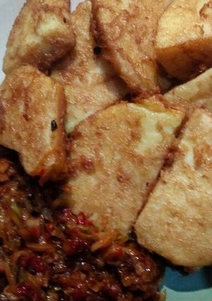 A picture of Egg yam with simple sours.