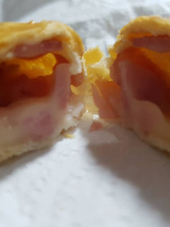 Una foto de Empanadillas de Jamón York y Queso!!😋🍴