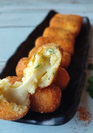 A picture of Potato Croquettes with Melty Cheese Center.