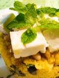 Cous cous con zucchine, feta, menta e pinoli
