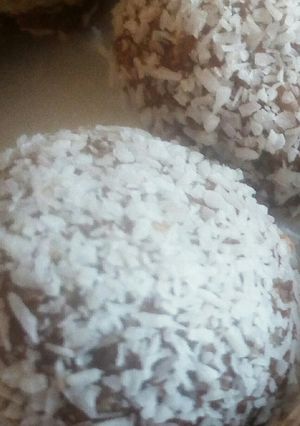 Una foto de Bomboncitos de coco