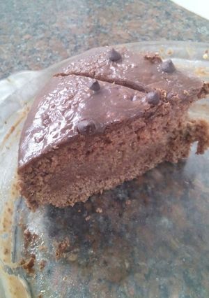 Una foto de Torta húmeda de chocolate y caramelo