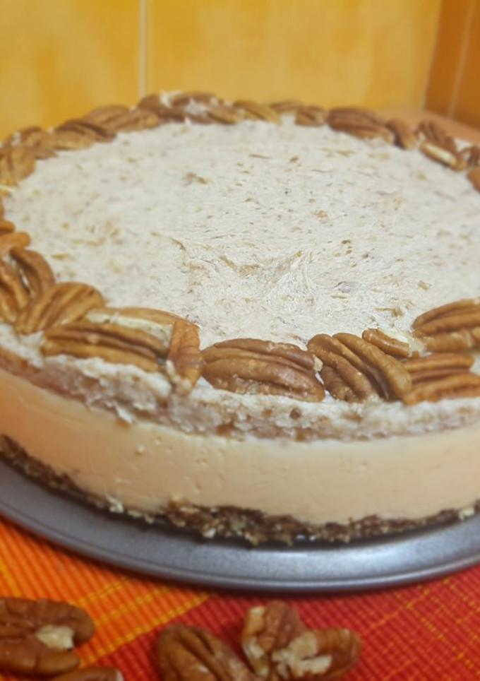 Una foto de Cheesecake de calabaza y nueces pecanas