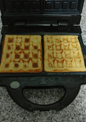 Una foto de Wafles a los 3 quesos! 🧀🧀🧀