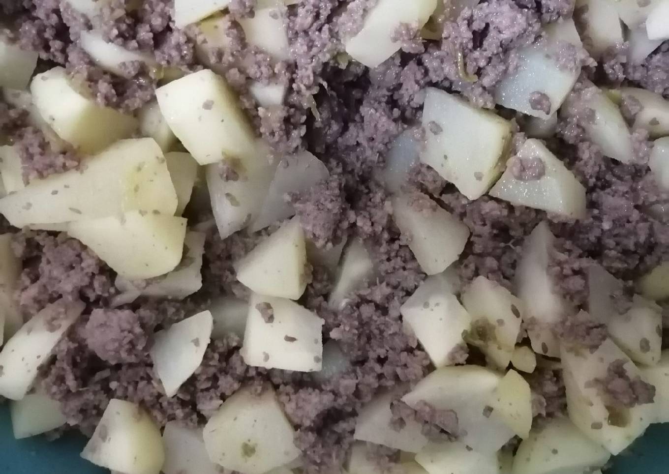Picadillo con papas en caldo