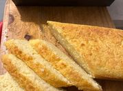 Una foto de pan de arroz cocido