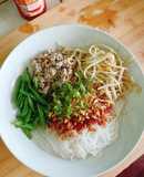 ก๋วยเตี๋ยวแห้งคลุก ซอสทำเองง่ายๆ