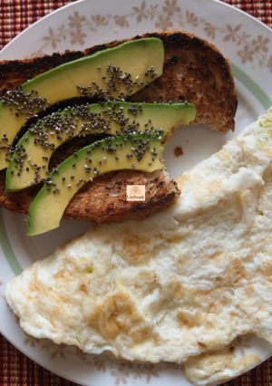 A picture of Avocado chia sandwich.