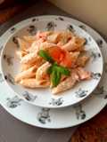 Pasta con crema di robiola e salmone