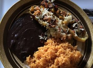 Una foto de Calabacines rellenos de camarón y bacon 🥓