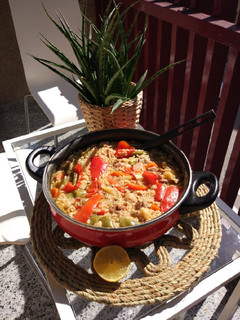 Una foto de Arroz caldoso con verduras y pollo