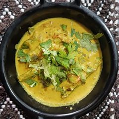 A picture of Village style creamy drumstick curry.