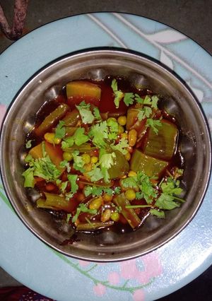 વાલોર રીંગણાં નું શાક (Valor Ringna Shak Recipe in Gujarati) રેસીપી મુખ્ય ફોટો