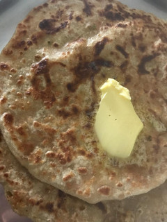 आलू के परांठे (Aloo ke parathe recipe in hindi) रेसिपी मुख्य फोटो