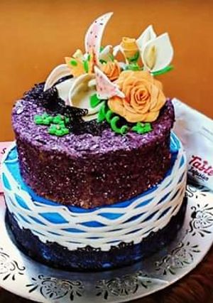 A picture of Beautiful chocolate cake🎂.