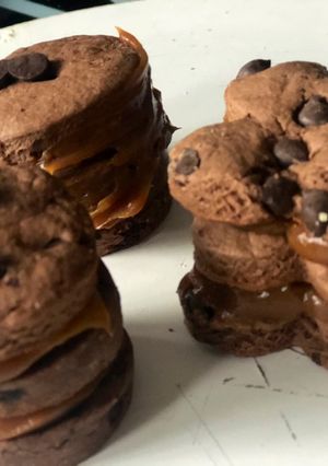 Una foto de Alfajores pepitos triple