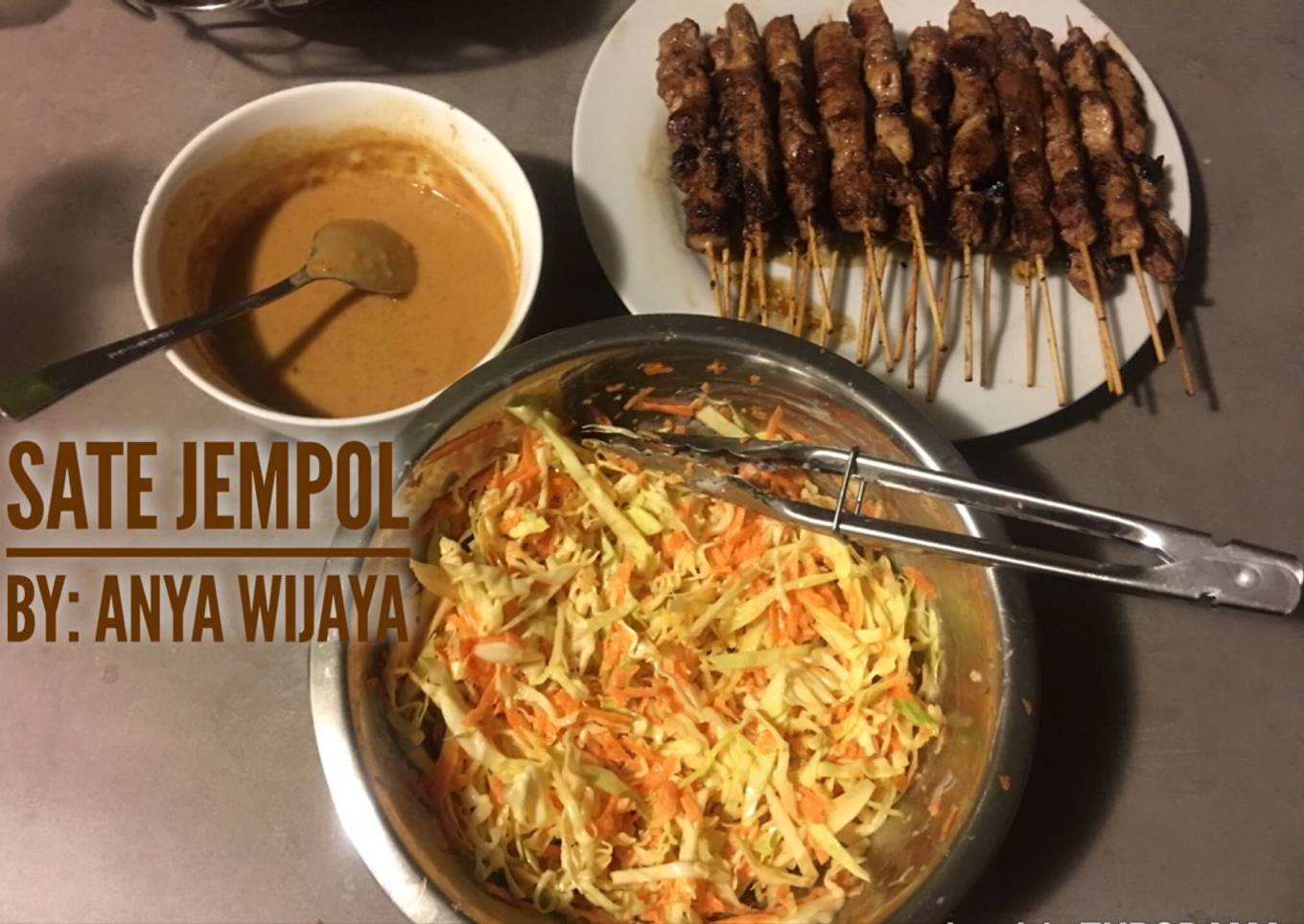 Sate sapi Jempol with salad