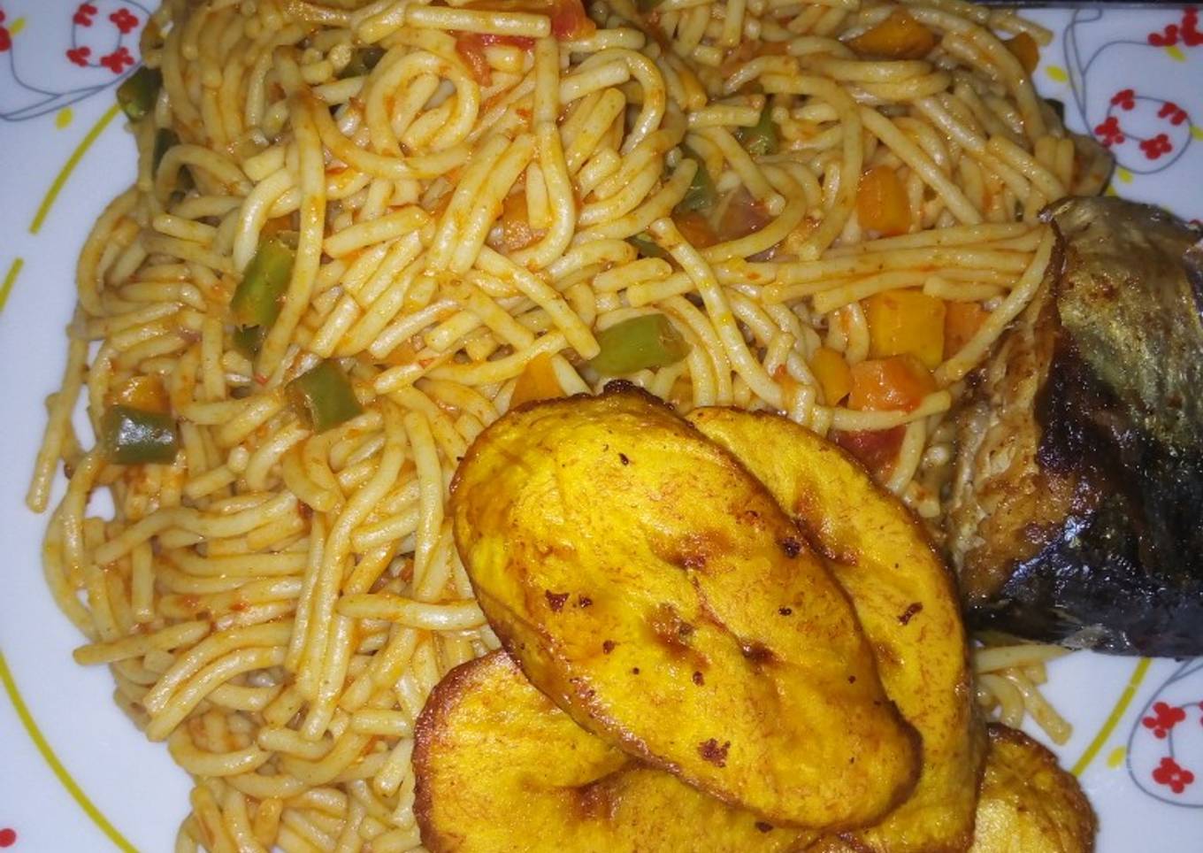 Jollof Spaghetti and plaintain
