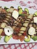 Ensalada de tomate, aguacate, espárragos de Navarra, melva y rul