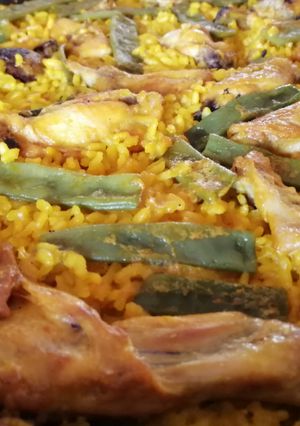 A picture of Paella Valenciana.