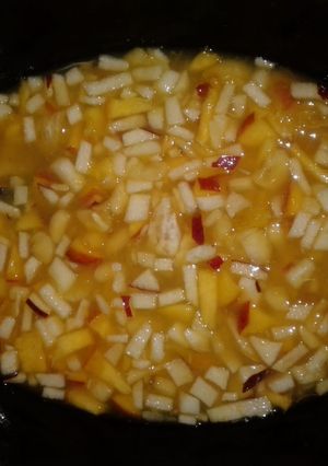 Una foto de Ensalada de frutas súper rico🍎🍊🍌🍑🍍