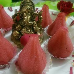 A picture of Suji modak.