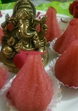 A picture of Suji modak.
