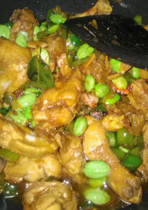Foto resep Tumis Pedas Ayam Petai