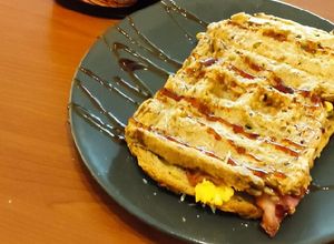 Una foto de Desayuno en waffle