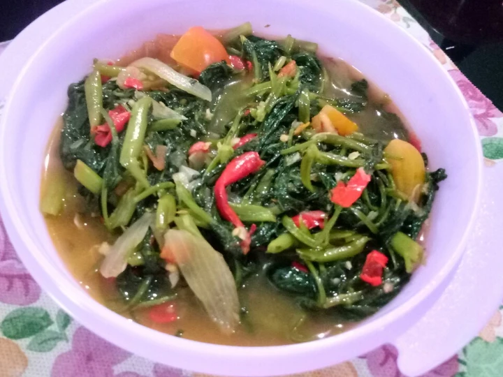 Langkah Gampang Membikin Resep Tumis Kangkung saos tiram yang  Bikin Ketagihan Anti Ribet, Uenak Banget