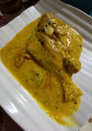 পমফ্রেট মাছের সর্ষে দিয়ে ঝাল (pomfret macher shorshe diye jhal recipe in Bengali) রেসিপির প্রধান ছবি