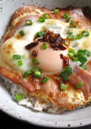 A picture of Ham & Egg Rice Bowl.
