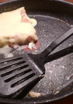 Serpenyős pizza recept fotója