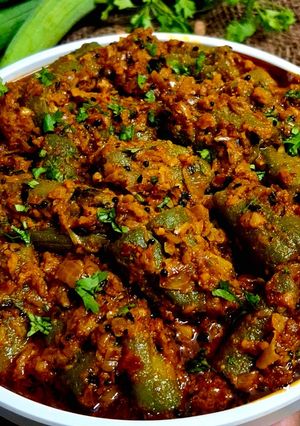 दही वाली भरवां तोरई रेसिपी मुख्य फोटो