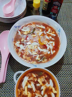 A picture of Hot n sour soup.