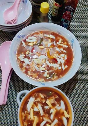 A picture of Hot n sour soup.