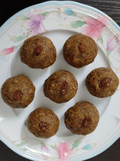 கொண்டைக்கடலை லட்டு (black chenna laddu) (Kondakadalai laddo recipe in tamil) செய்முறை முக்கிய புகைப்படம்