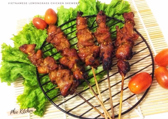 Vietnamese Lemongrass chicken skewers (Gà xiên nuóng)