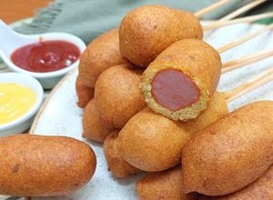 Foto de CACHORRO QUENTE NO PALITO | SIMPLES FÁCIL E BARATO | CORN DOG