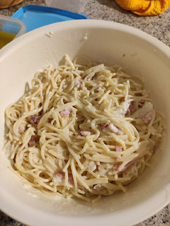 Una foto de Espaguetis con Bacon y Nata en Mambo