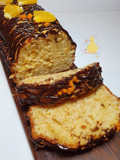Una foto de Bizcocho de Naranja y Chocolate