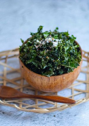 A picture of Crispy kale 🥬.
