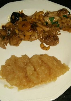 Una foto de Pollo con frutos secos al estilo de Mariaje (videoreceta)
