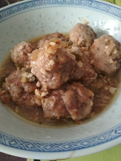 Una foto de Albóndigas con salsa de almendras
