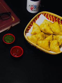 સમોસા(Samosa Recipe in Gujarati) રેસીપી મુખ્ય ફોટો