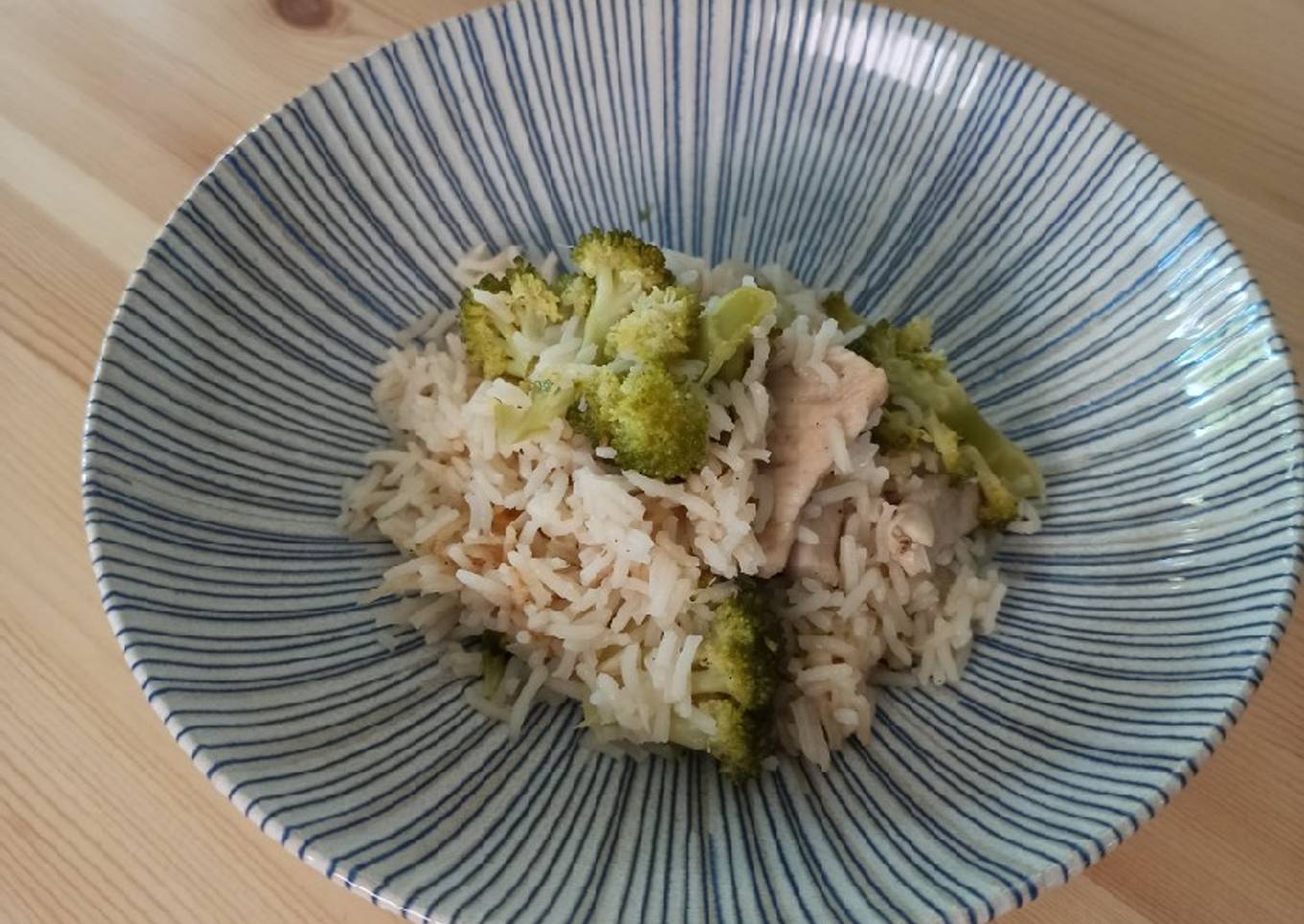 Arroz con pollo y brócoli