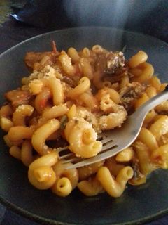 Una foto de Guiso de fideos con carne de asado "reciclada"